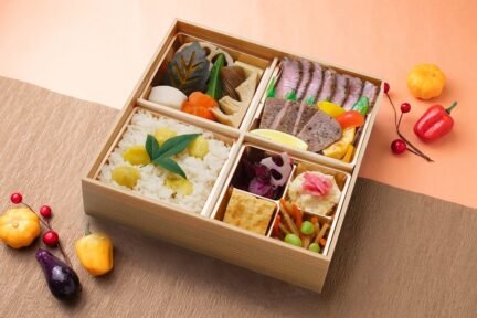 【2023秋弁当】厳選オーガニックビーフステーキと厚切り牛タン旬の栗ご飯御膳